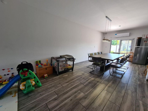 Casa En Venta En Ituzaingó, G.b.a. Zona Oeste, Argentina