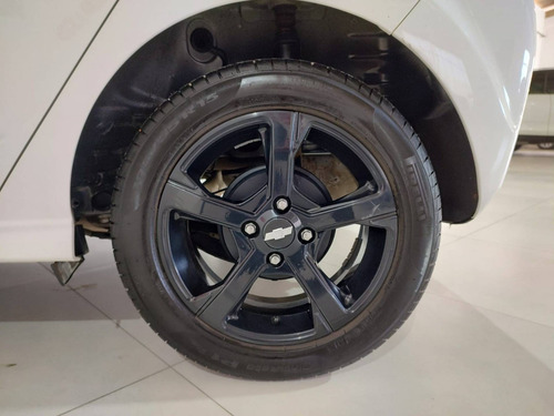 Imagem 11 de 11 de Chevrolet Onix 1.0 Mpfi Lt 8v Flex 4p Manual
