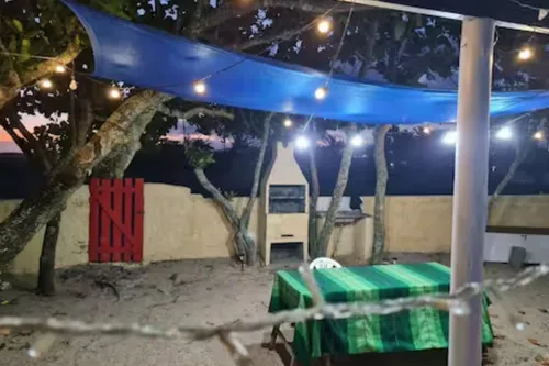 Casa Na Praia Da Juréia, Pé Na Areia, Com Piscina, Frente Ao Mar. Sítio À Beira-mar!