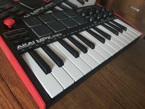 Akai Professional Mpk Mini Mk3 Controlador De Teclado Midi