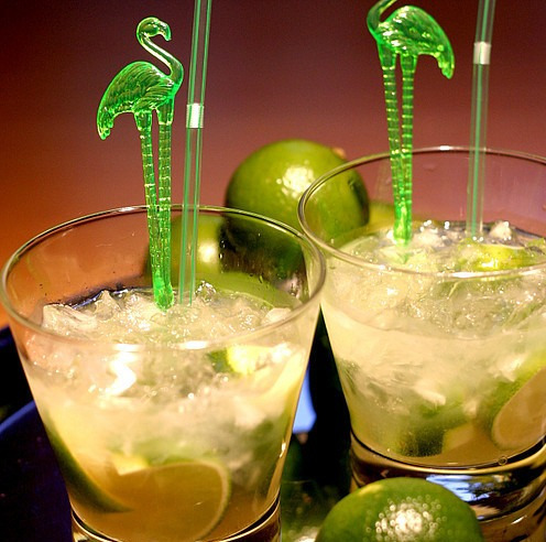 Imagem 4 de 10 de Licor De Pinga Com Mel - Artesanal - Direto Do Interior Sp