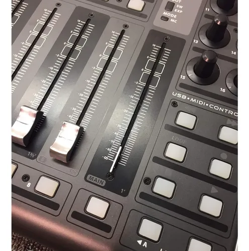 Controlador Behringer X-touch Compact Usb Midi Universal