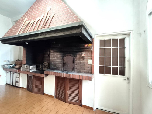 Casa En Venta, Urbanizacion Club De Campo, San Antonio De Los Altos. Of