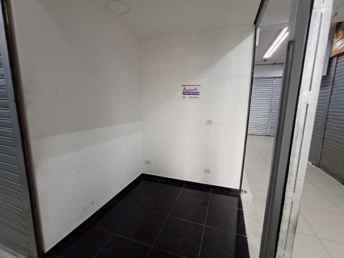 Imagen 11 de 15 de Local En Arriendo Sector Centro En Centro Comercial / Cod.5038464