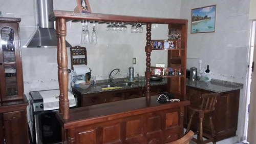 Imagen 5 de 10 de Amplia E Interesante Propiedad Compuesta De Casa De 3 Dormit