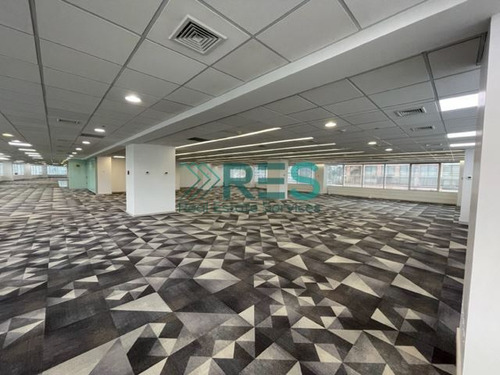 Estupendos 1.215 M2 Av. Vitacura/sanhattan- Oportunidad!!!