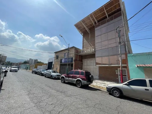 Edificio Comercial Maneiro