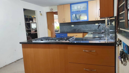 Imagen 12 de 23 de Casa En Venta Urb. Villa Heroica