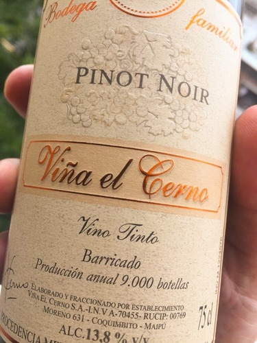 Imagen 2 de 6 de Viña El Cerno Pinot Noir