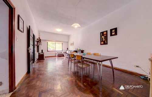 Venta Casa 3 Dormitorios Jardín Cochera. Calidad A Mts. De Centro Comercial San Martin 4300 Rosario