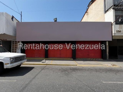 Local Comercial En Alquiler En Barquisimeto Crr 19 Es Amplio Tiene Estrategica Ubicacion Con Area De Oficinas Y Baños Mucho Potencial! Cod 25 10466 Comunicate Soy Gabi Irastorza