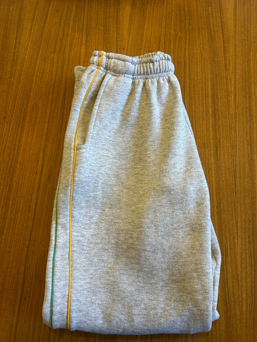Lote De Uniforme Colegio William Caxton Gris M (Usado)