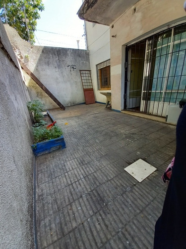Joanico Y Centenario Planta Baja De 1 Dorm Y Patio