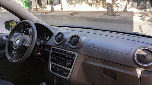 Imagen 20 de 25 de Volkswagen Voyage 2014 Unica Mano