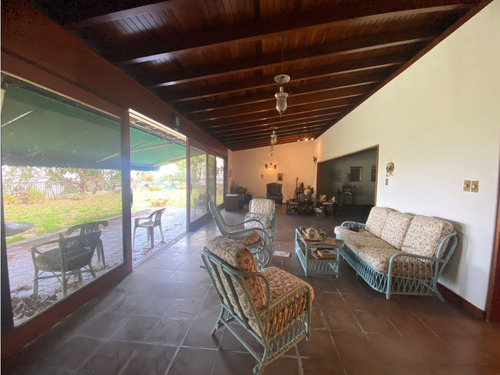 Se Vende Casa 2200m² 3h+1s/3b+1s/5e Alto Hatillo