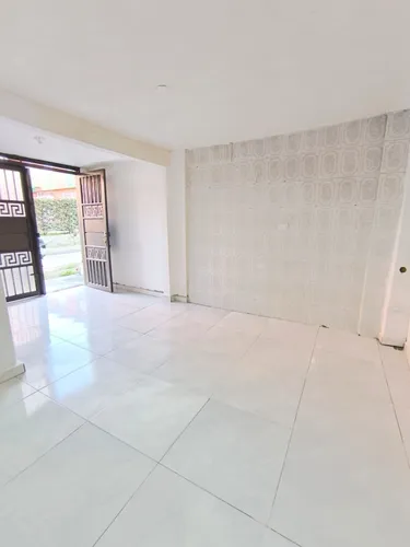 Casa En Arriendo En Tejares De Salomia. Cod A17107