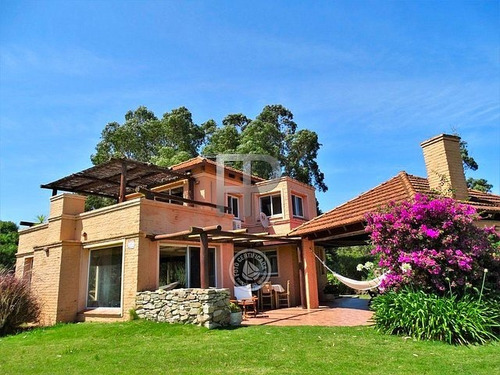 Imagen 3 de 15 de Casa En Venta Bella Vista 4 Dormitorios, 5000 M2 Terreno