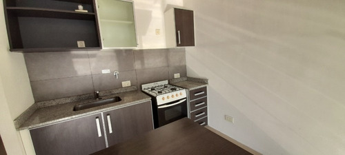 Imagen 5 de 7 de Monoambiente En 8°piso Con Balcón