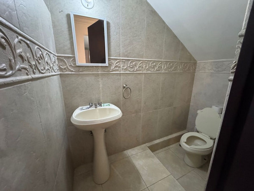 Casa En Venta Remodelada, En Cumbres Élite, A Media Cuadra Parque Cumbres Élite