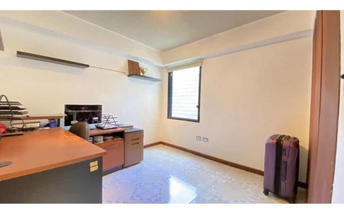 Amplio. Venta. Apartamento. El Cigarral