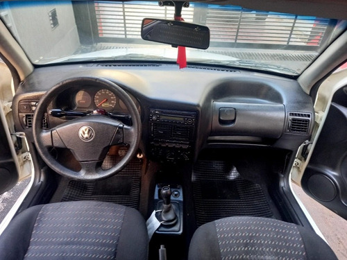 Imagen 9 de 15 de Volkswagen Gol 2005 1.6 Mi Deejay