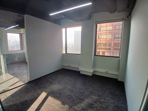 Excelente Oficina Recién Remodelada De 338m2 De Planta Libre