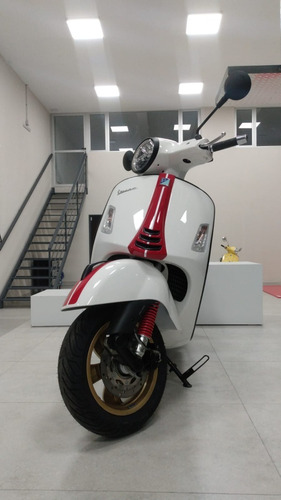 Imagen 3 de 22 de Vespa Gts 300 Racing Sixties -palermo Bikes-