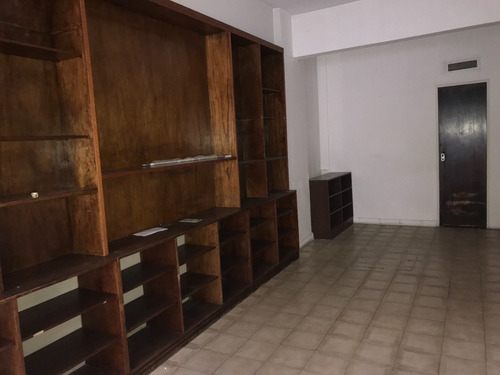Imagen 3 de 15 de Moreno Y Mitre - 2 Locales Unidos - Alquiler - Continua A La Venta