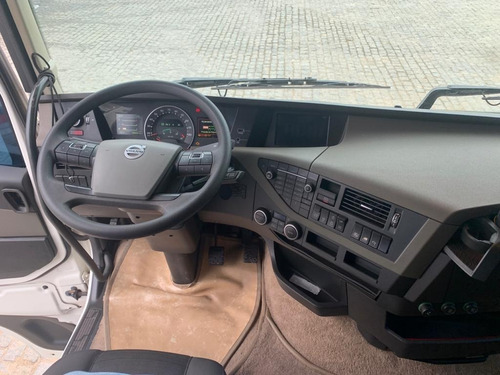 Imagem 5 de 8 de Volvo Fh 500 6x4 Automatico