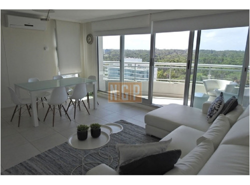 Imagen 9 de 30 de En Exclusividad Departamento De Metraje De 2 Dormitorios Transformado En Loft Roosevelt, Punta Del Este Piso Alto Con Vista Al Mar!