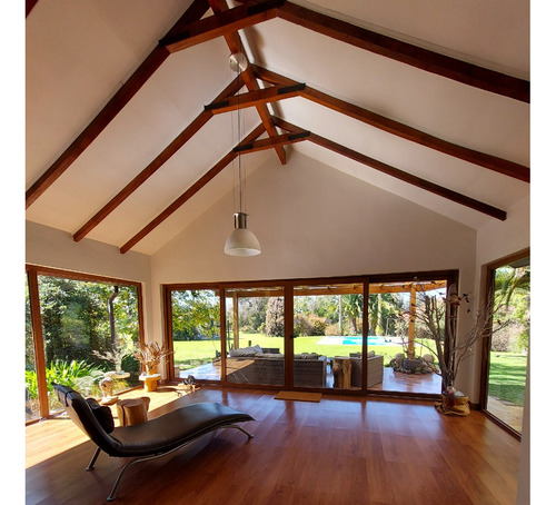 Acogedora Casa Estilo Chilena En Condominio
