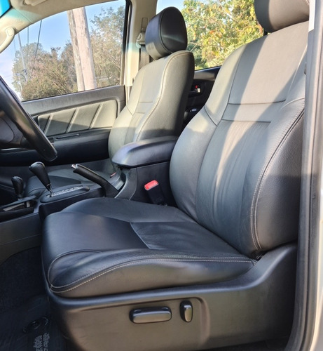 Toyota Sw4 3.0 Srv Cuero 171cv 4x4 5at 2014