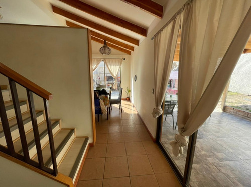 Imagen 17 de 22 de Amplia Y Acogedora Casa En Exclusivo Sector Alto De Mirador