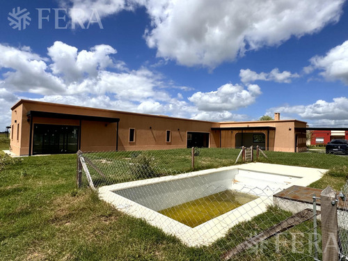 Venta Casa 4 Ambientes Con Piscina Campos De Roca - Brandsen