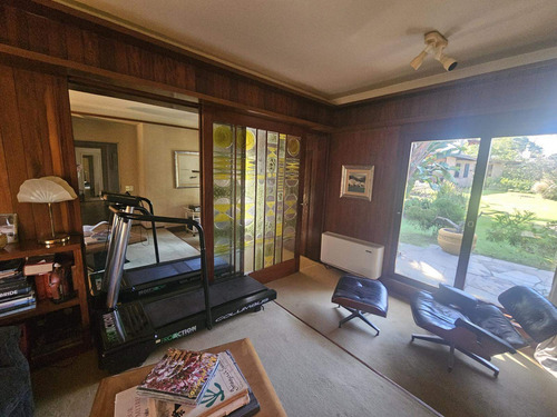 Sofisticada Casa En Venta En El Pinar Con Gran Parque Y Piscina.!!!!!