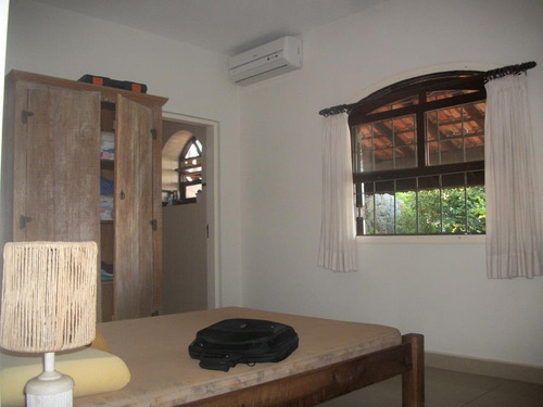Imagem 7 de 14 de Casa Com Piscina De Frente Para O Mar.