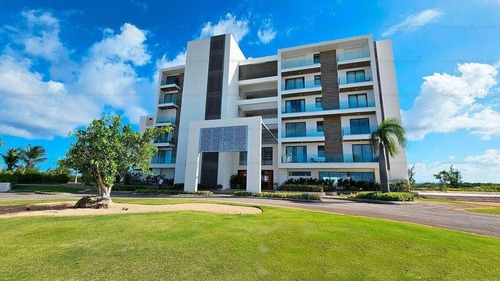 Apartamento En Venta En Cap Cana, Cap Cana, 126m2, 2 Hab. 2 Parqueos, Comunidad Exclusiva Con Campo De Golf, Casa Club, Hermosa Playa Cercana, Oportunidad De Invertir, Seguridad.