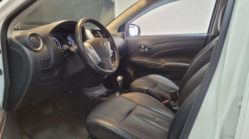Nissan Versa Versa 1.6 16V SL CVT (Flex)