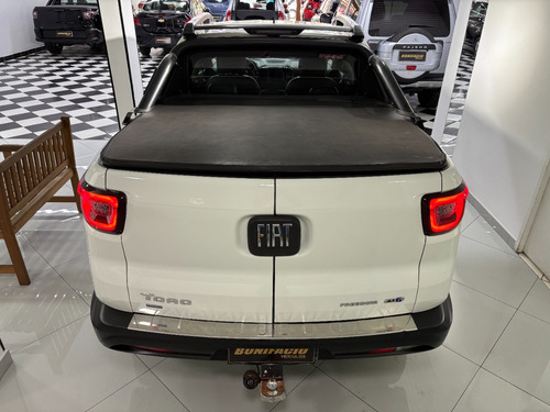 Fiat Toro 1.8 16v Freedom Flex 4x2 Aut. 4p