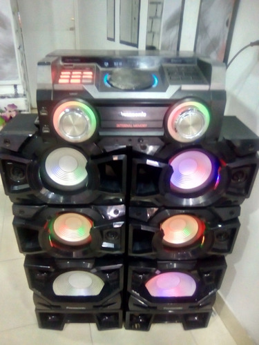 Un Equipo De Sonido