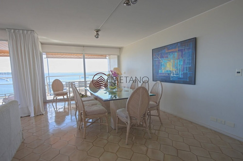 Apartamento Frente Al Puerto En Alquiler- Ref: 2563
