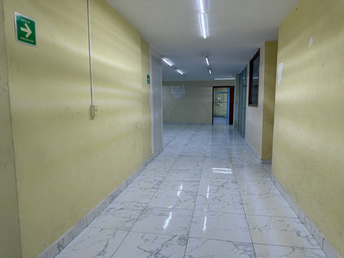 Ofinas Cerca De Av. Insurgentes Entre Metro Chilpancingo Y Metro Insurgentes