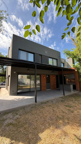 Casa En Venta A Estrenar En Barrio Cerrado En Bella Vista