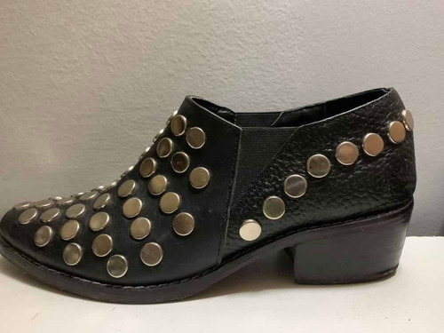 Botitas Negras Con Tachas, Marca Febo, Talle 37.