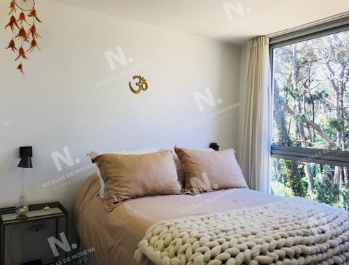 Imagen 12 de 30 de Moderno Apartamento De Dos Dormitorios Con Balcón En Venta - Punta Del Este - Punta Del Este Roosevelt