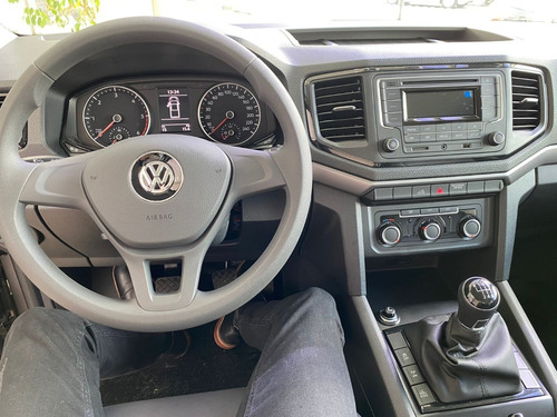 Imagen 18 de 25 de Volkswagen Amarok Trendline 4x2 Mt 2.0 Tdi 180 Cv 2022 0km 2