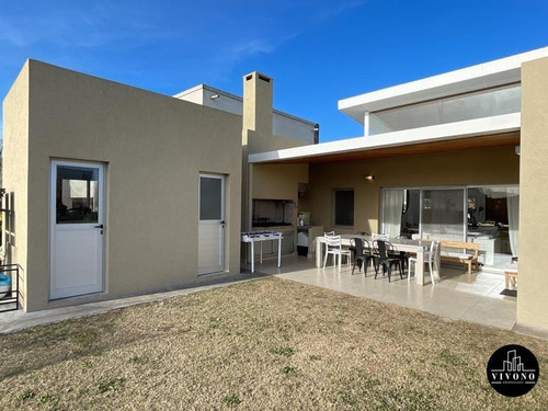 Imagen 21 de 28 de Casa - Puertos Del Lago