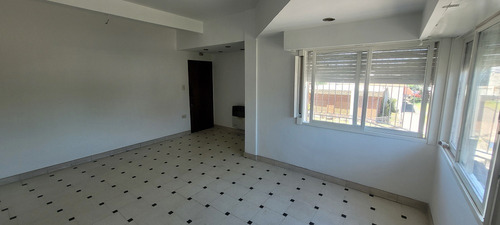Alquiler Departamento De 4 Ambientes En Remedios De Escalada