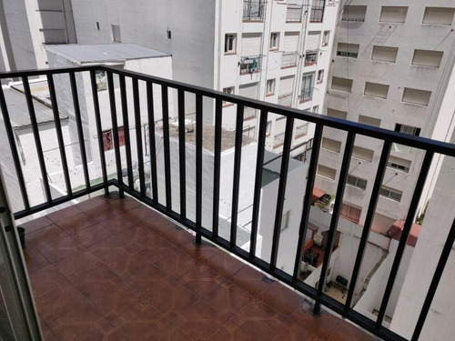 Imagen 6 de 11 de 2 Ambientes Con Balcón / Luminoso, Excelente Ubicación