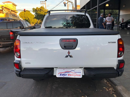 Imagem 8 de 11 de Mitsubishi L200 Triton 2.4 Hls 16/17